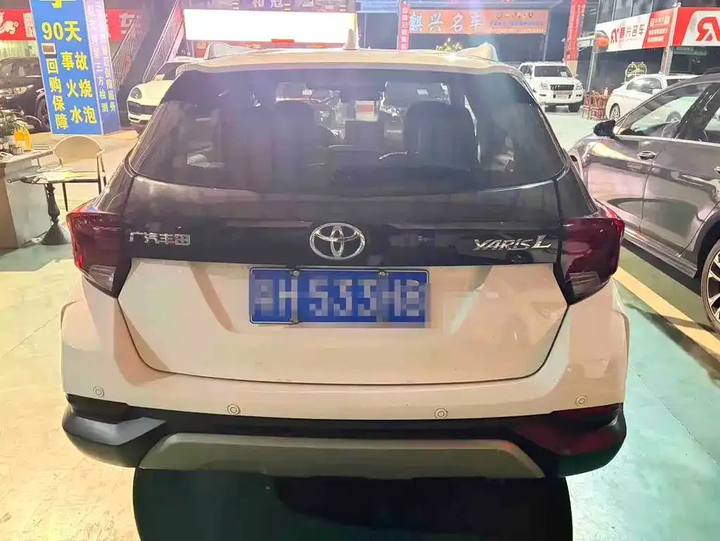 Toyota Yaris L — фото 8