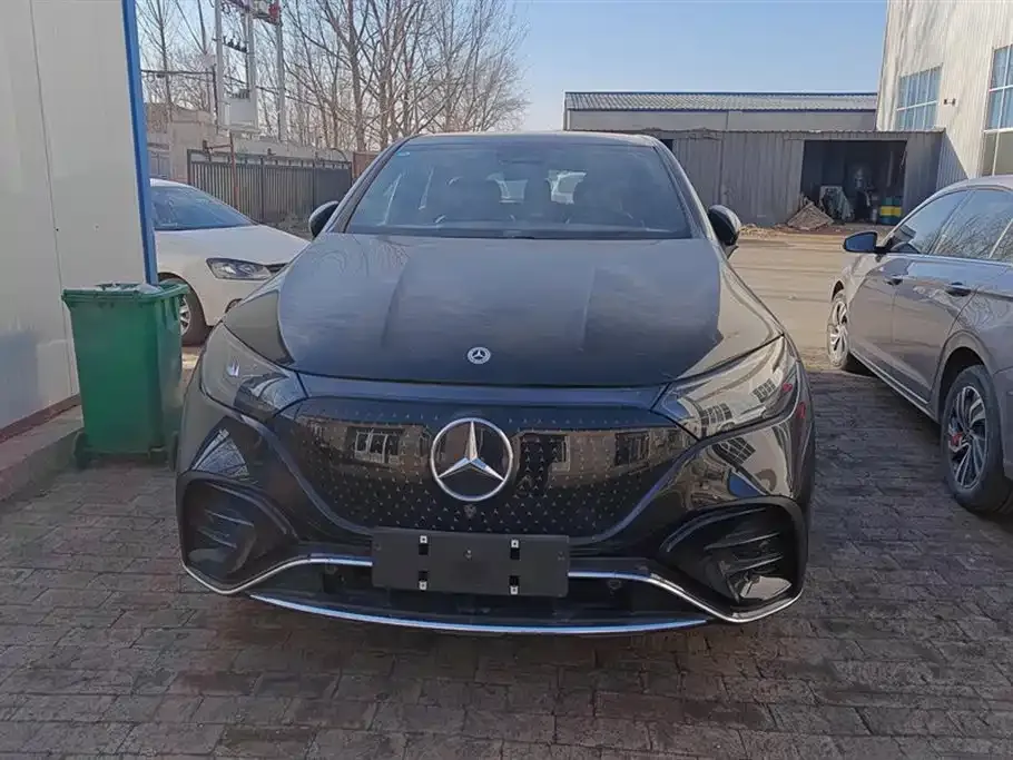 Mercedes-Benz EQE SUV — фото 10