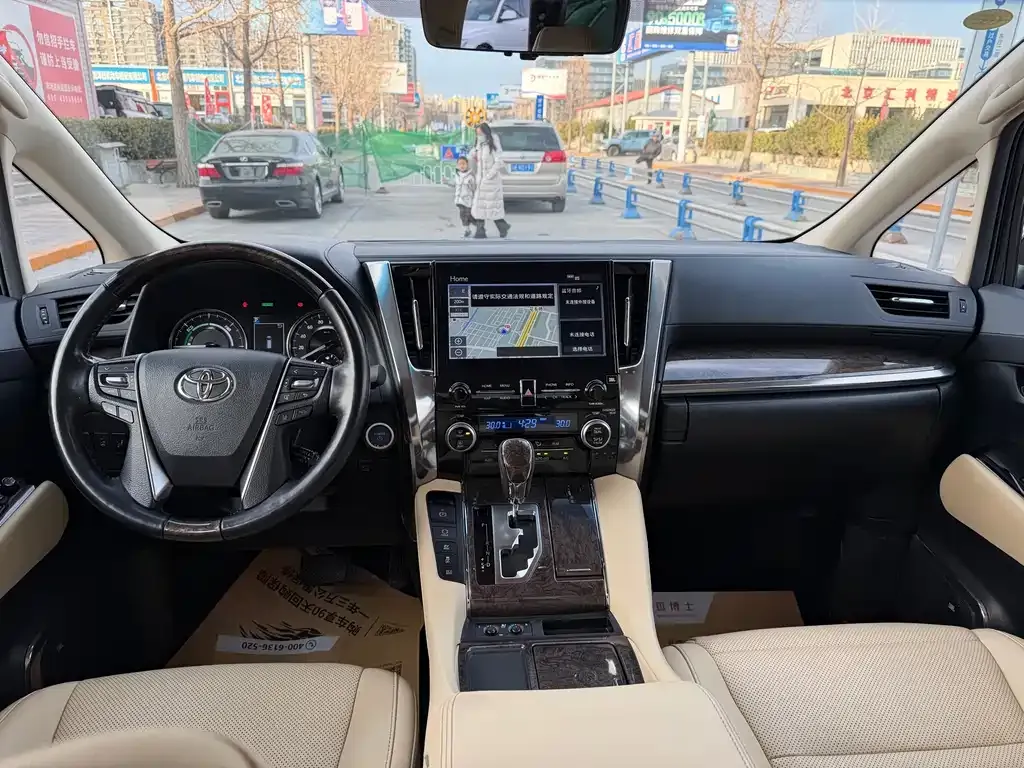 Toyota Vellfire — фото 6