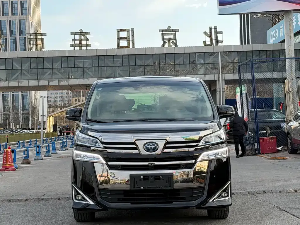 Toyota Vellfire — фото 8