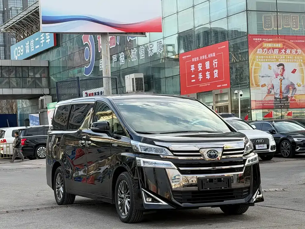Toyota Vellfire — фото 3