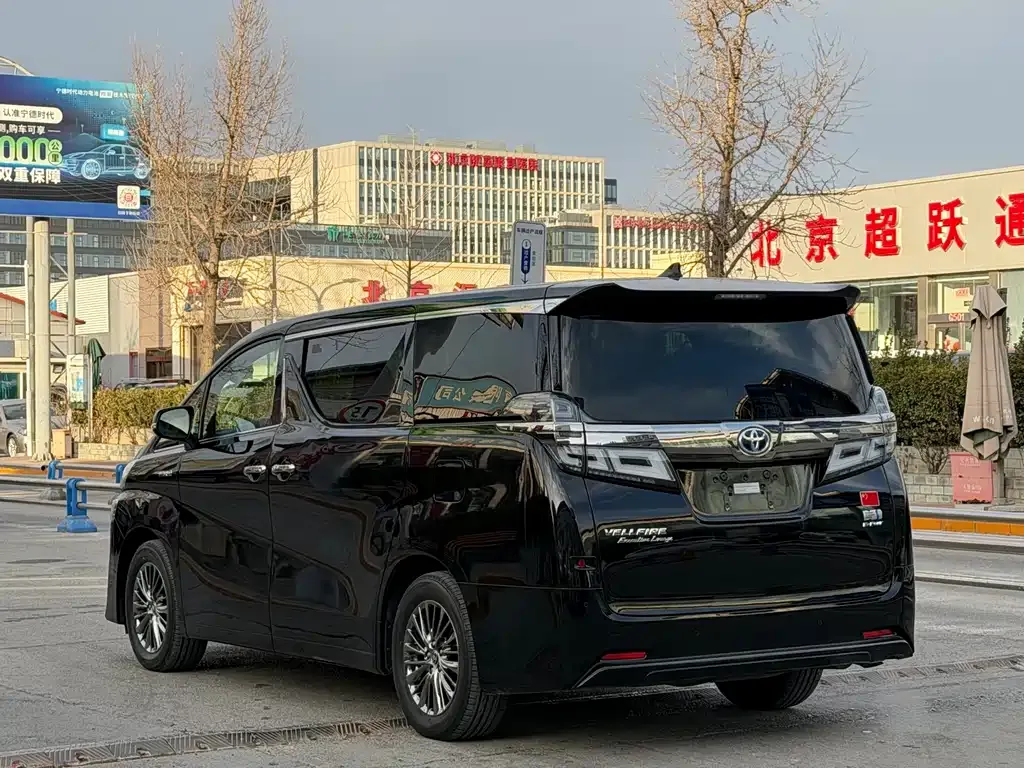 Toyota Vellfire — фото 7