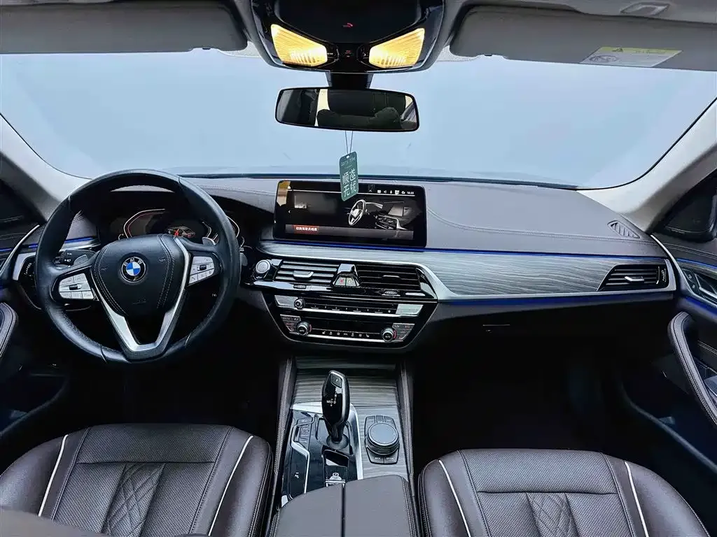 BMW 5 Series — фото 10