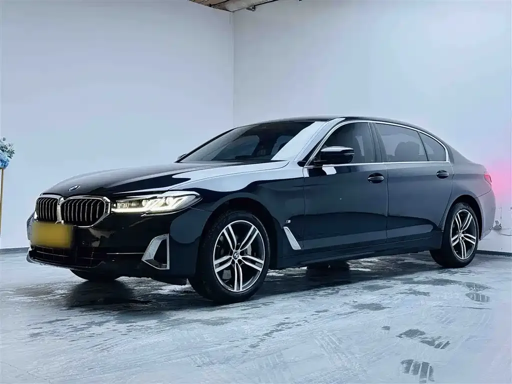 BMW 5 Series — фото 9