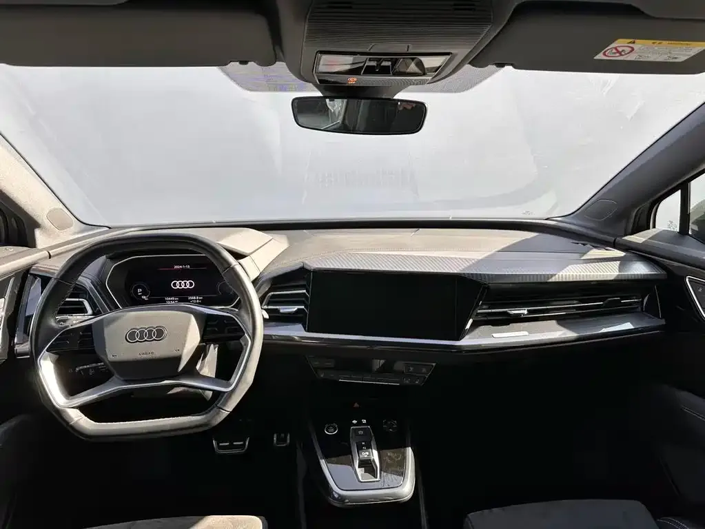 Audi Q4 e-tron — фото 6