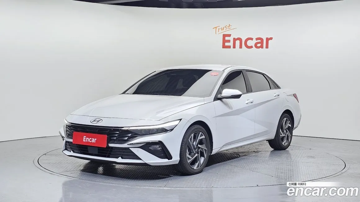 Hyundai AVANTE — фото 1