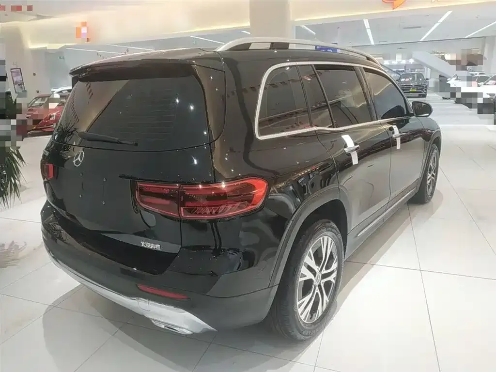 Mercedes-Benz GLB — фото 9
