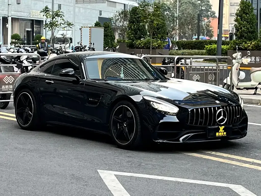 Mercedes-Benz AMG GT — фото 1