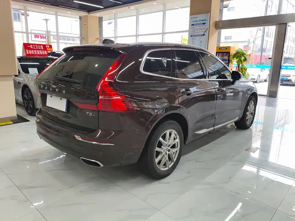 Volvo XC60 — фото 4