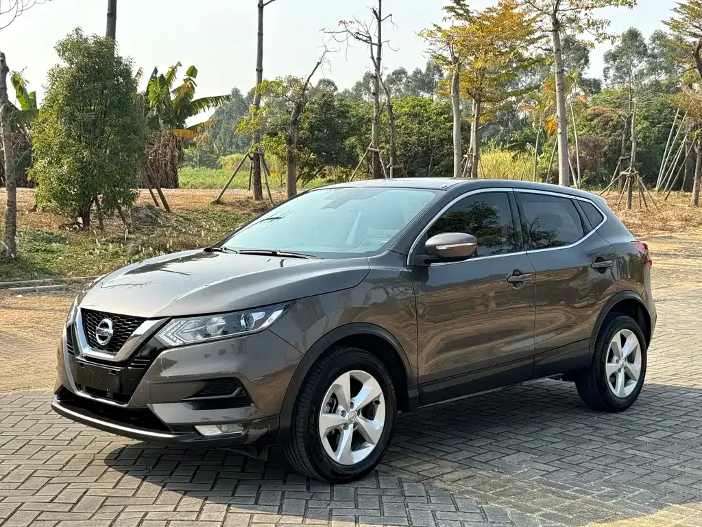 Nissan Qashqai — фото 1