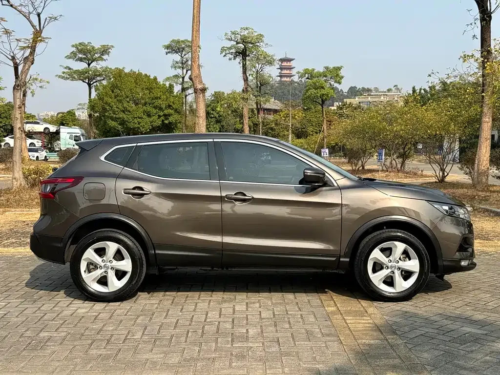 Nissan Qashqai — фото 8