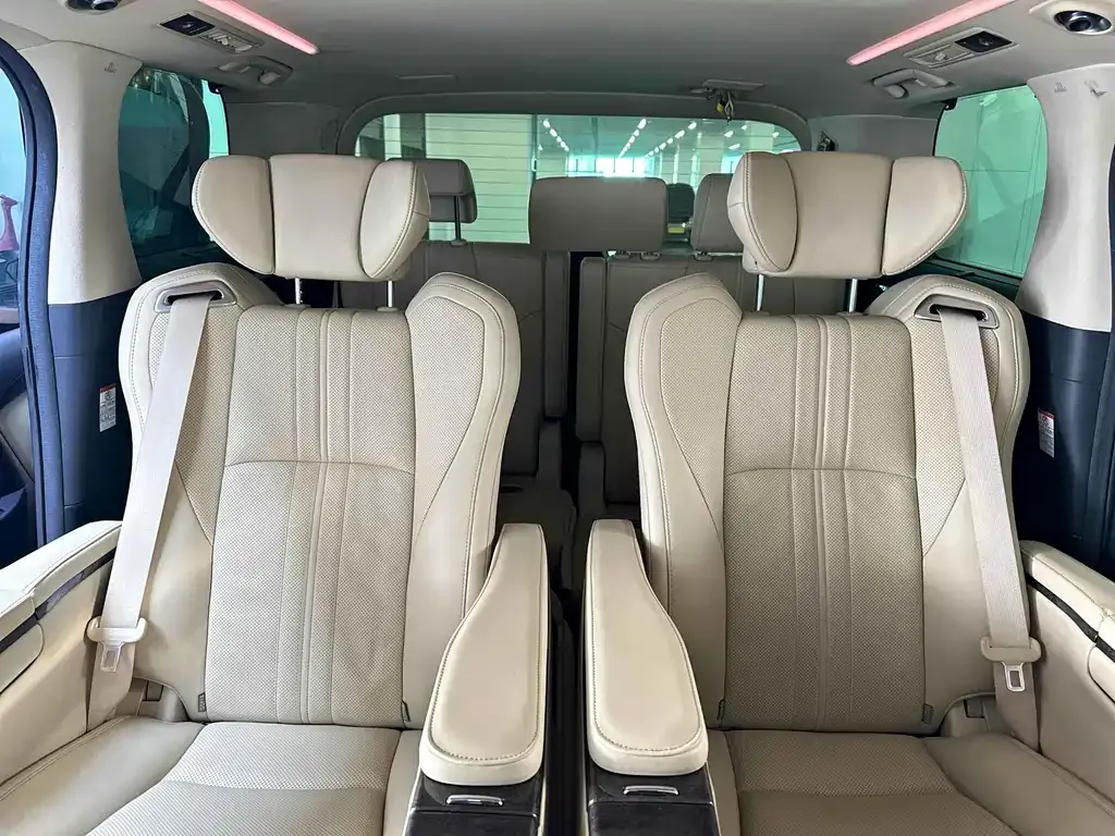 Toyota Vellfire — фото 7