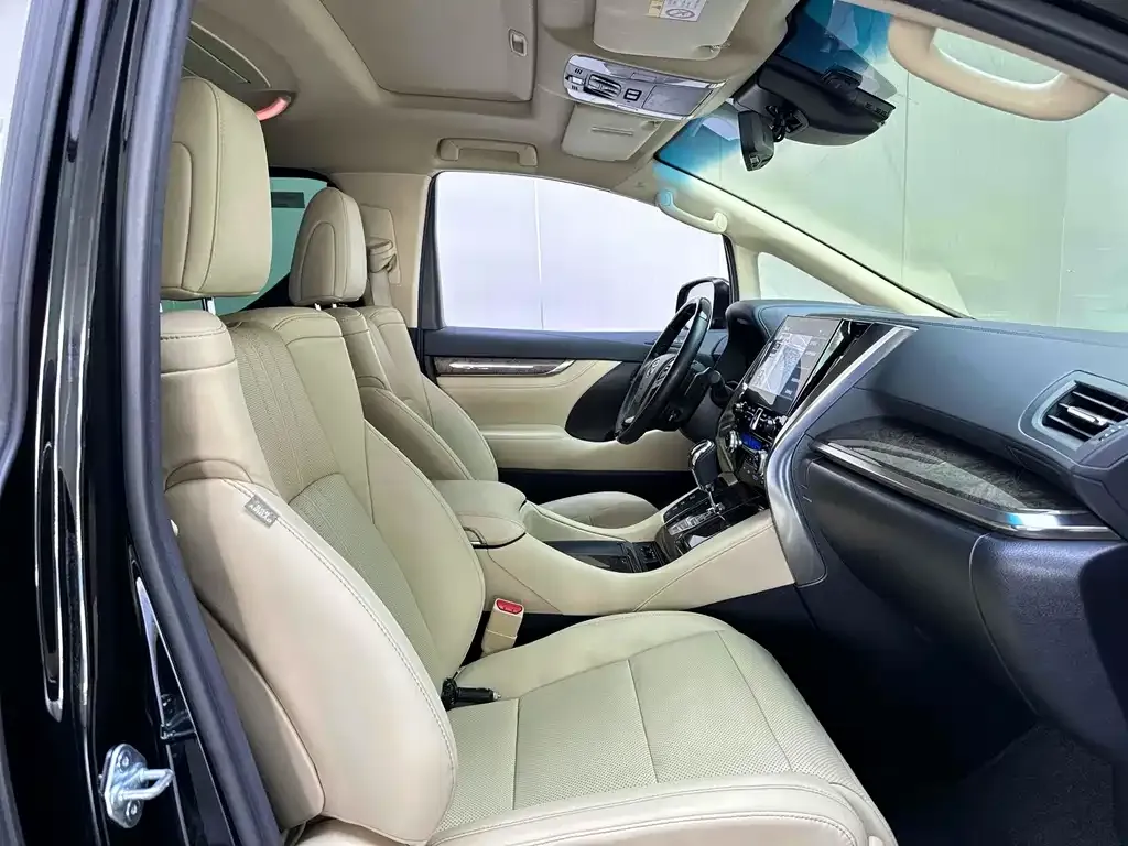 Toyota Vellfire — фото 8
