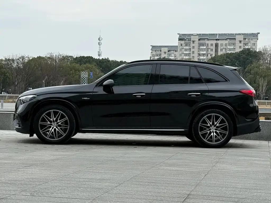 Mercedes-Benz GLC AMG — фото 7