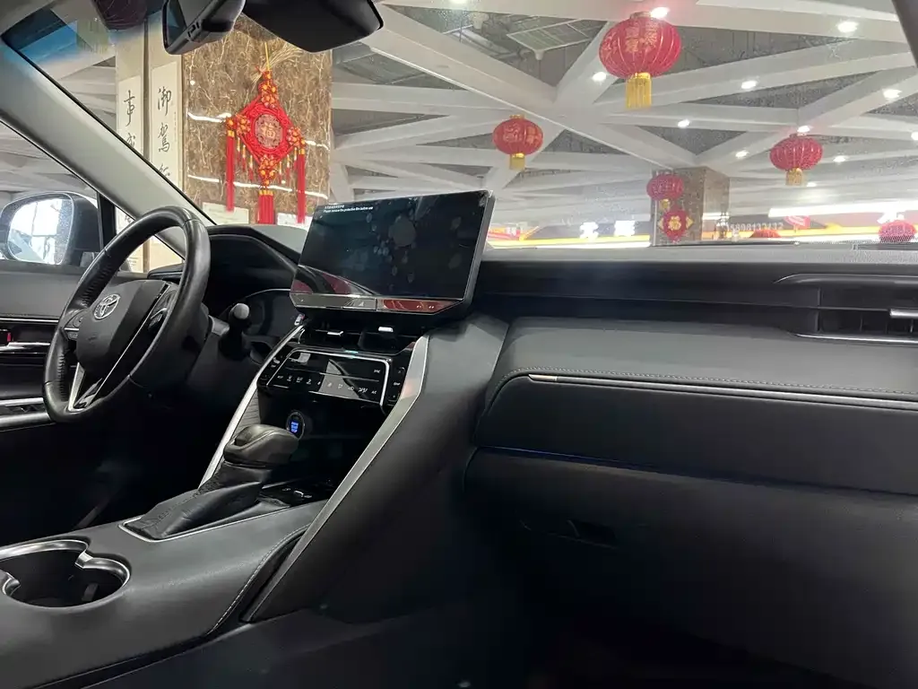 Toyota Harrier — фото 4