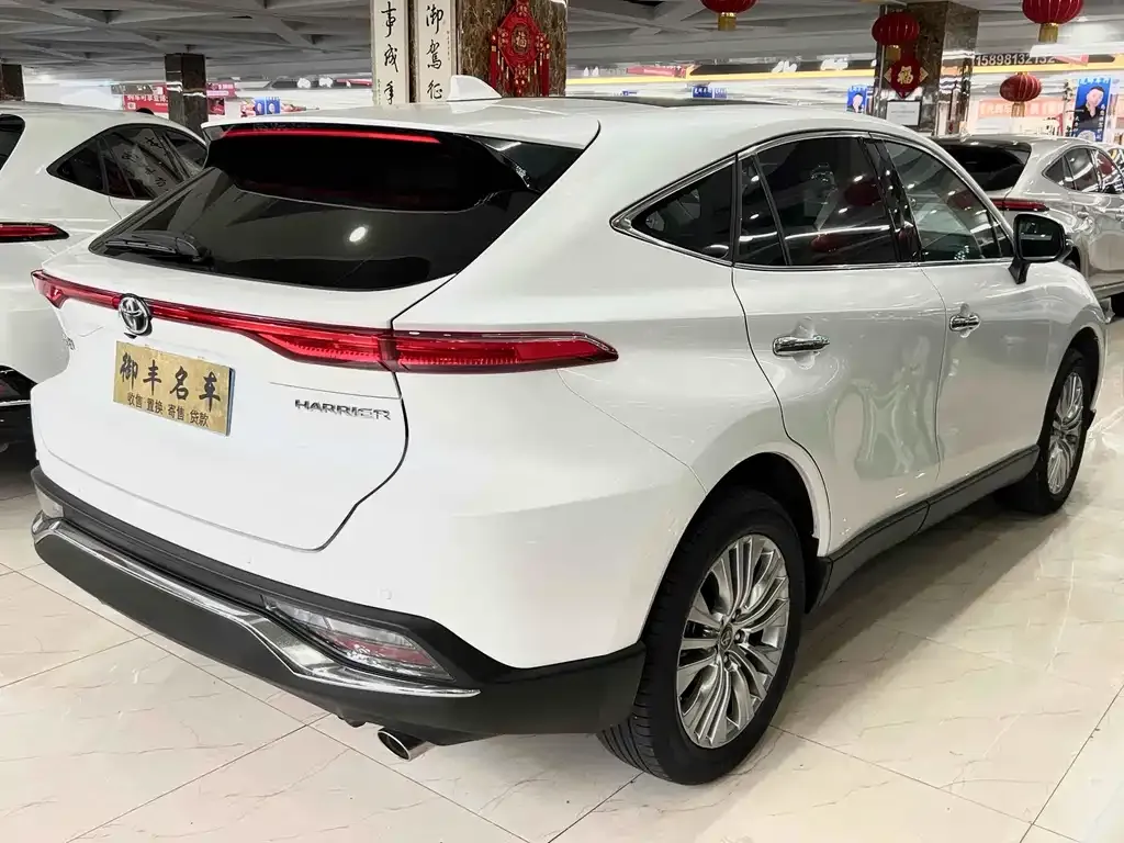 Toyota Harrier — фото 7