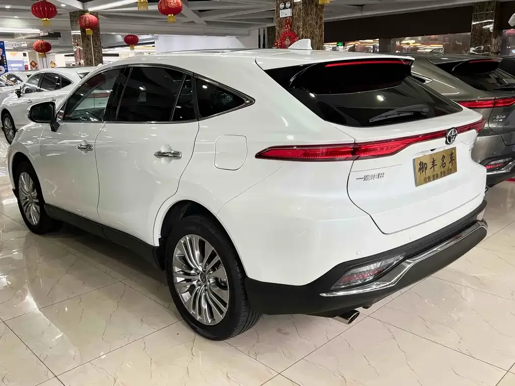 Toyota Harrier — фото 6