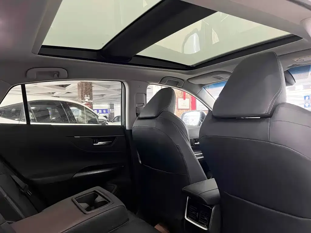 Toyota Harrier — фото 3