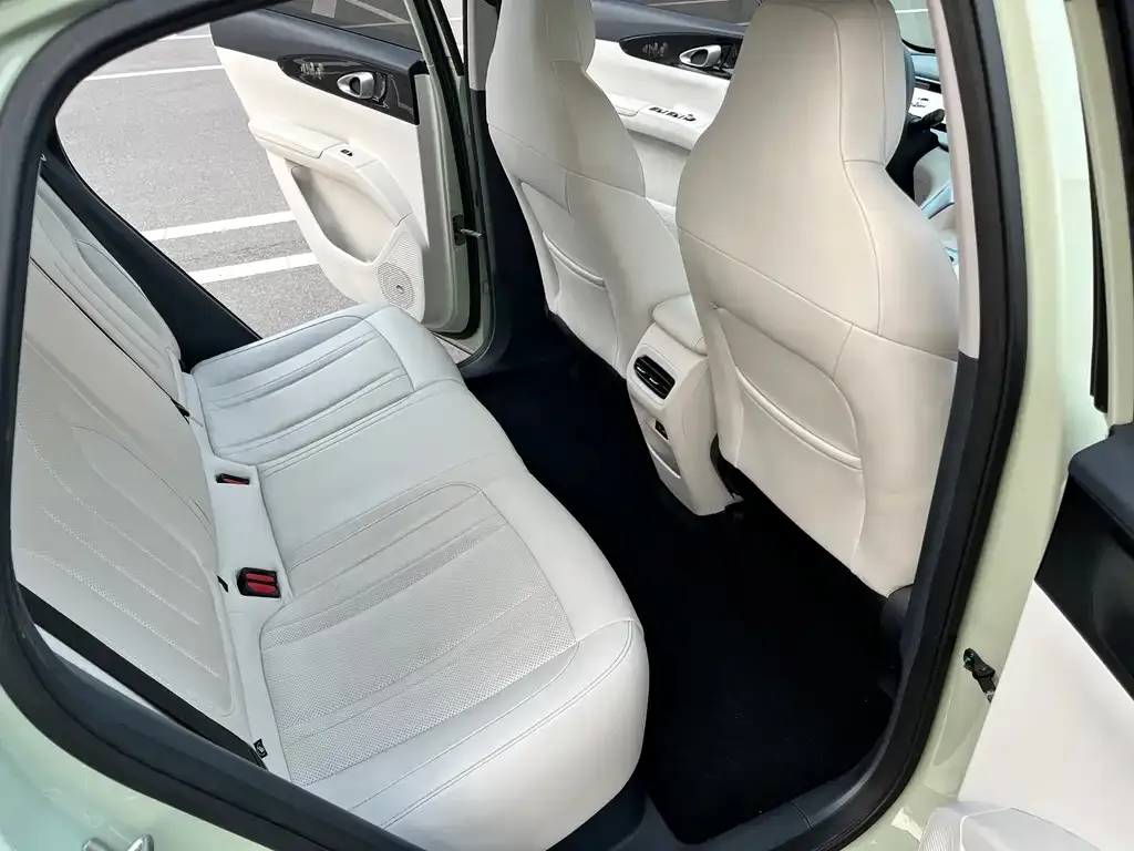 Geely Starburst — фото 4