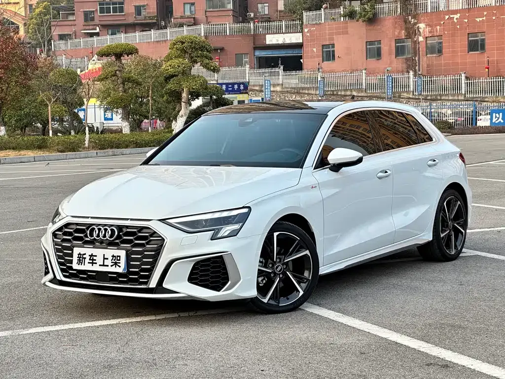 Audi A3 — фото 1