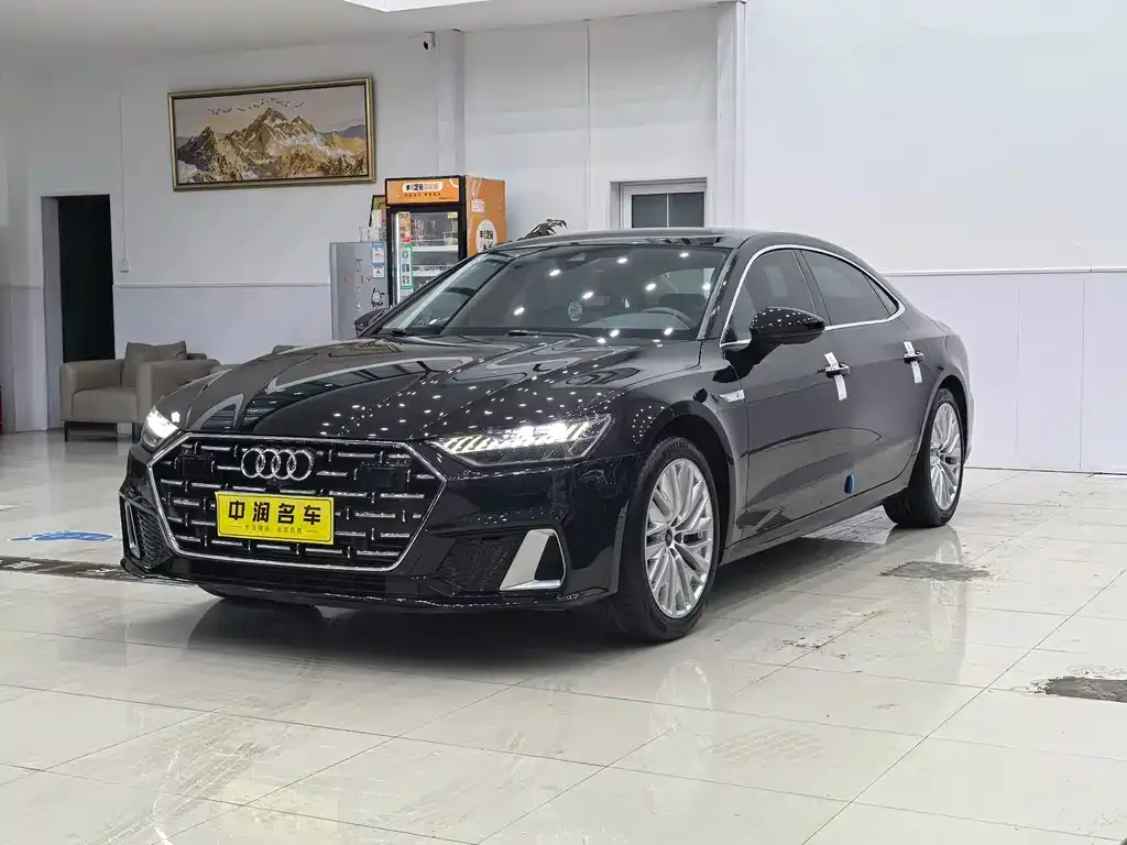 Audi A7L — фото 1