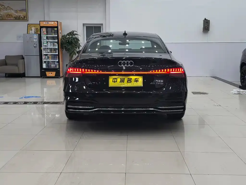 Audi A7L — фото 2