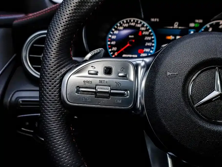 Mercedes-Benz GLC AMG — фото 7