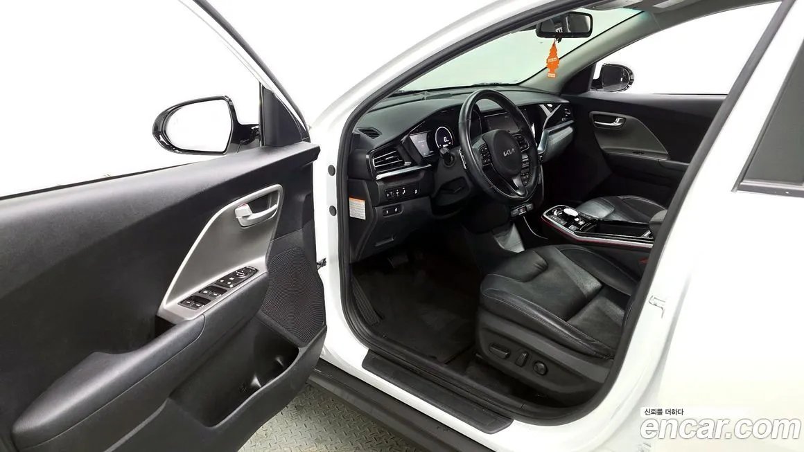 Kia Niro — фото 10
