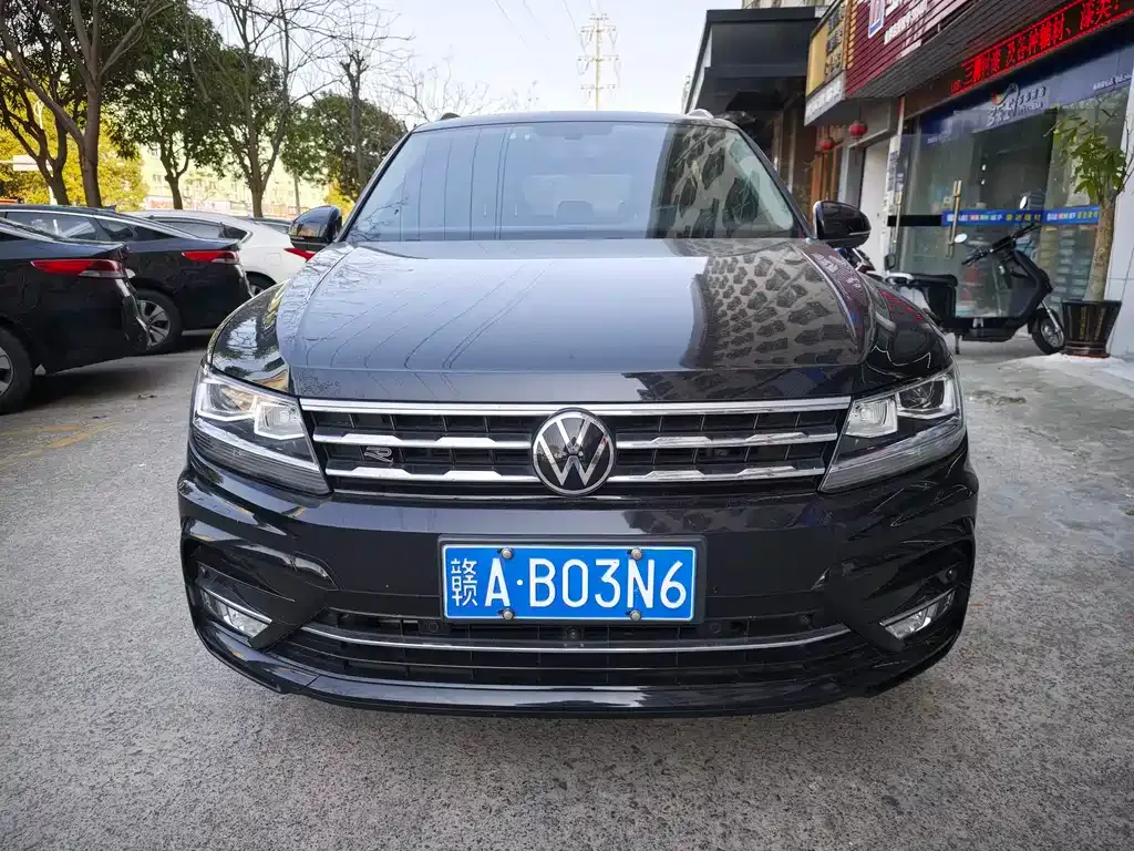 Volkswagen Tiguan L — фото 4