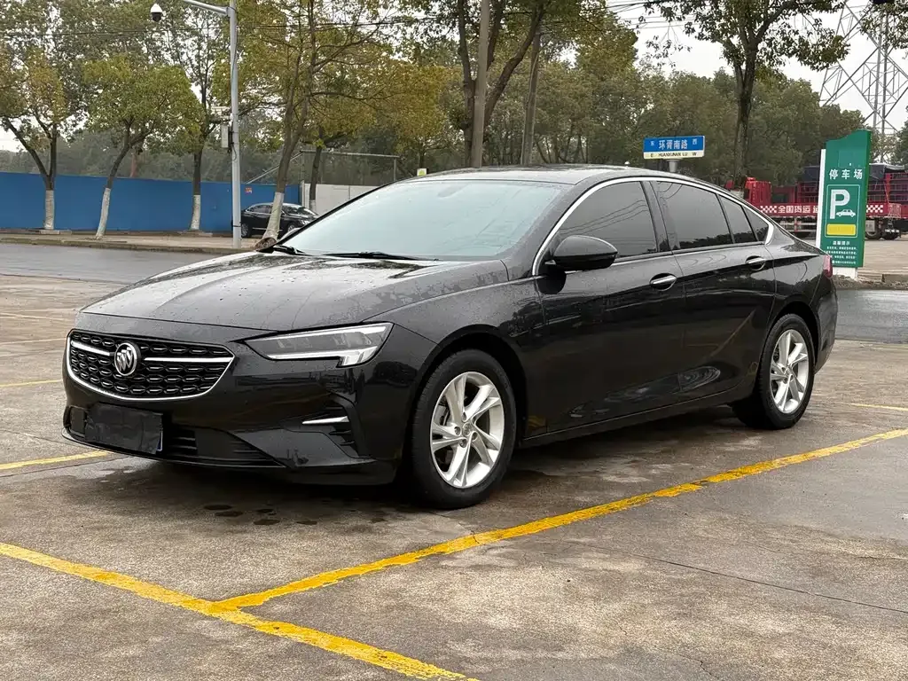 Buick Regal — фото 1