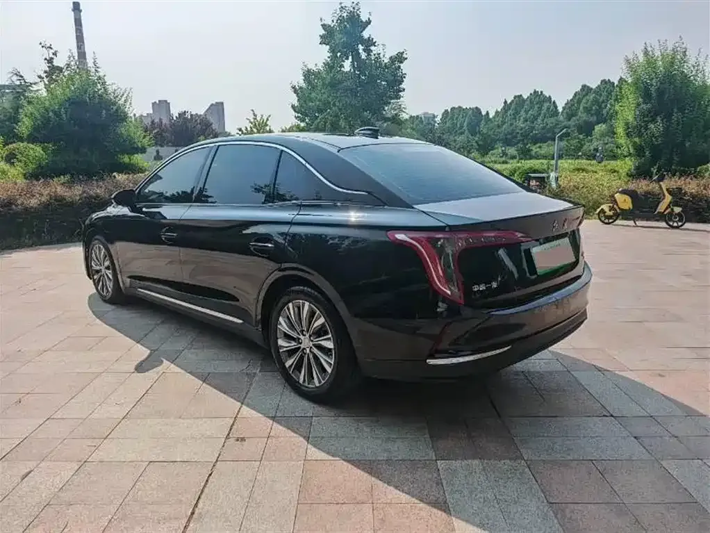 Hongqi E-QM5 — фото 8