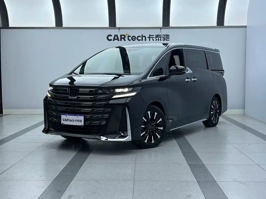Toyota Vellfire — фото 1