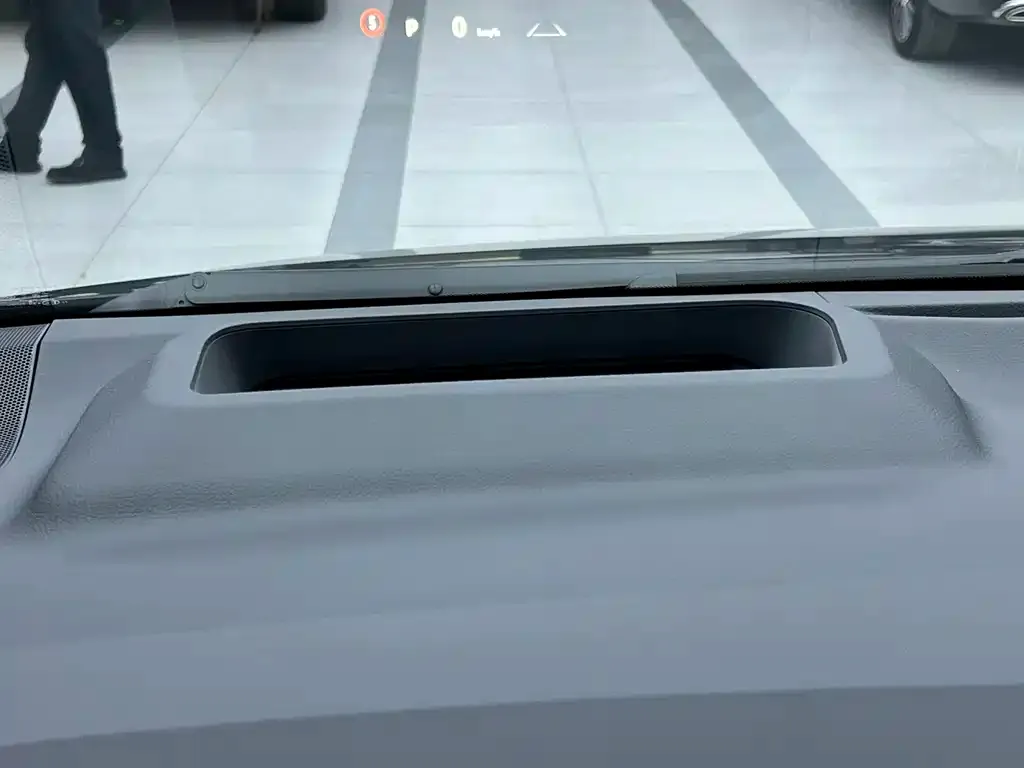 Toyota Vellfire — фото 2