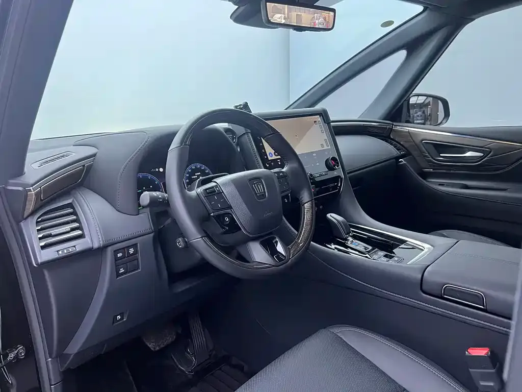 Toyota Vellfire — фото 3