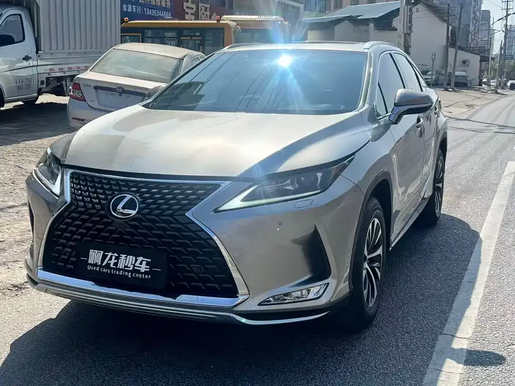 Lexus RX — фото 1