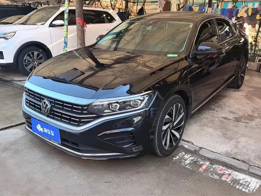 Volkswagen Passat — фото 1