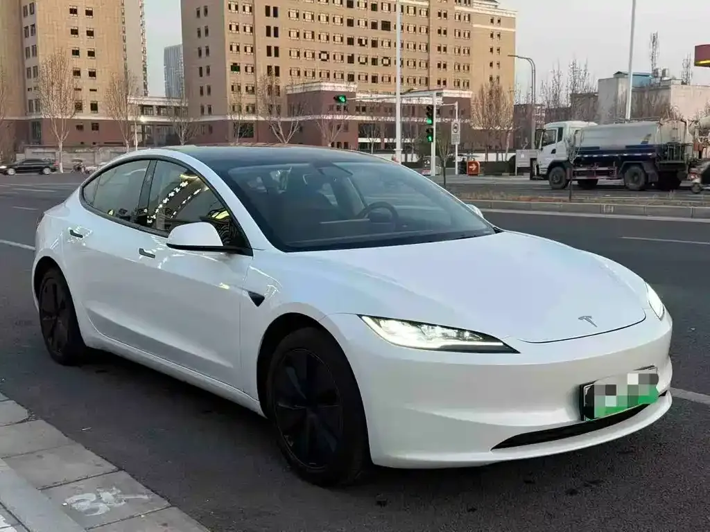 Tesla Model 3 — фото 2