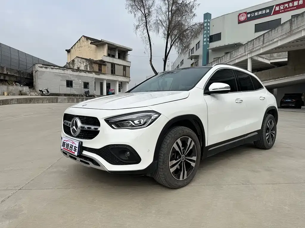 Mercedes-Benz GLA — фото 1