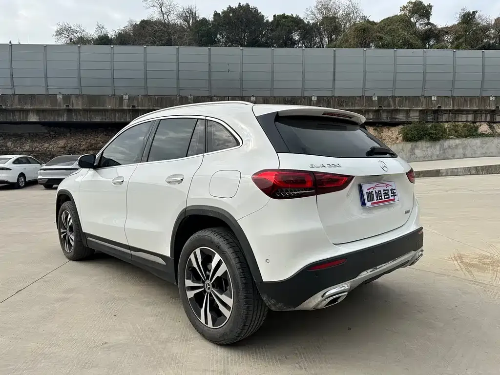 Mercedes-Benz GLA — фото 6
