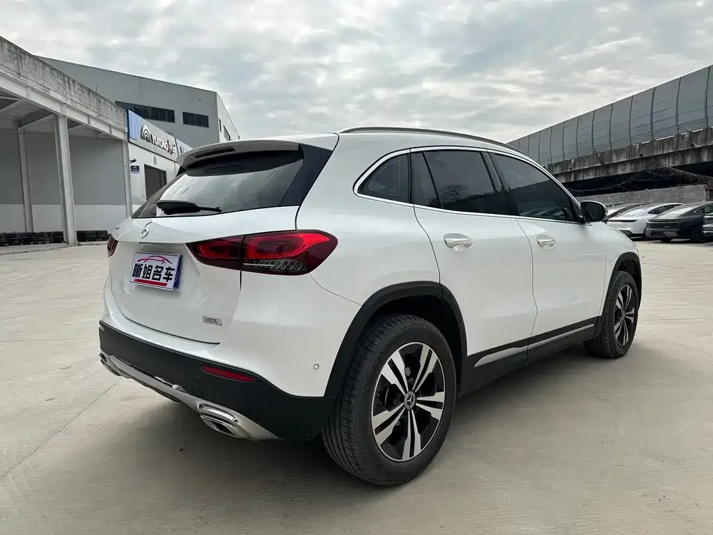 Mercedes-Benz GLA — фото 7