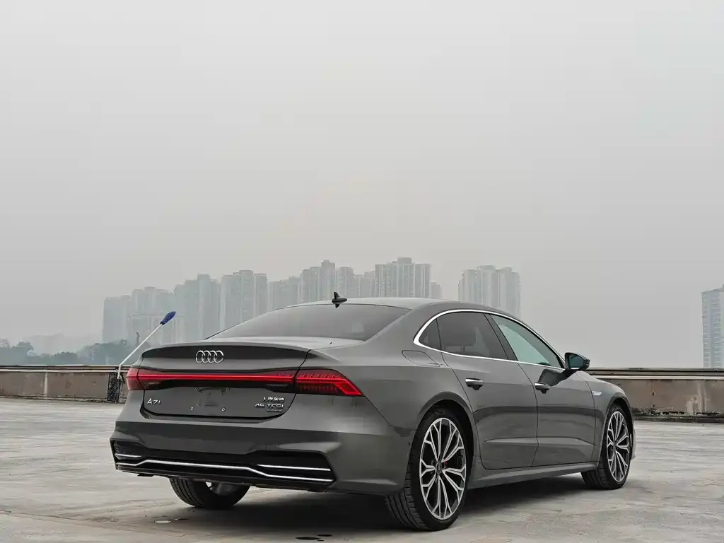 Audi A7L — фото 3