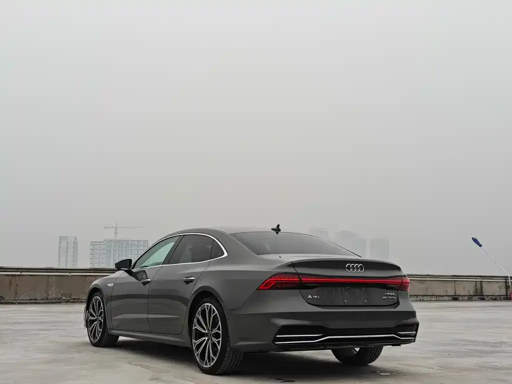 Audi A7L — фото 5