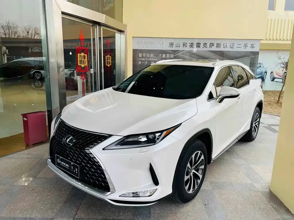 Lexus RX — фото 1