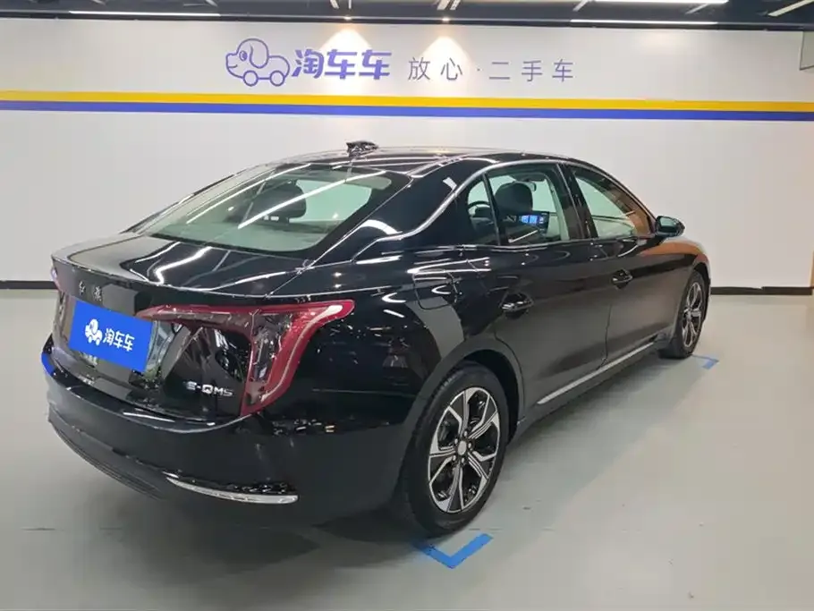 Hongqi E-QM5 — фото 7