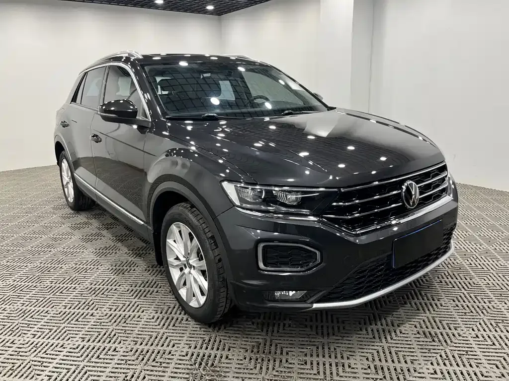Volkswagen T-Roc — фото 1