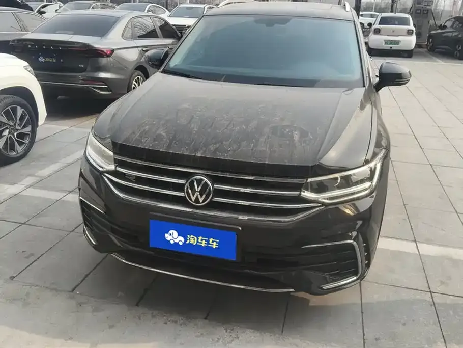 Volkswagen Tiguan L — фото 10