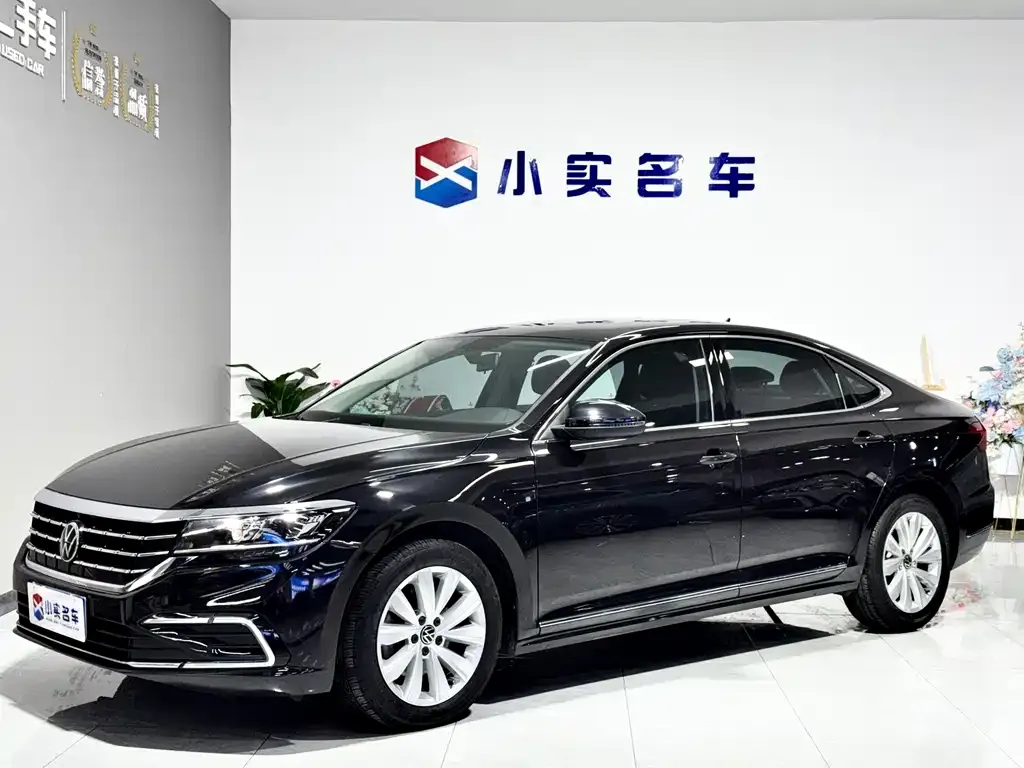 Volkswagen Passat — фото 1