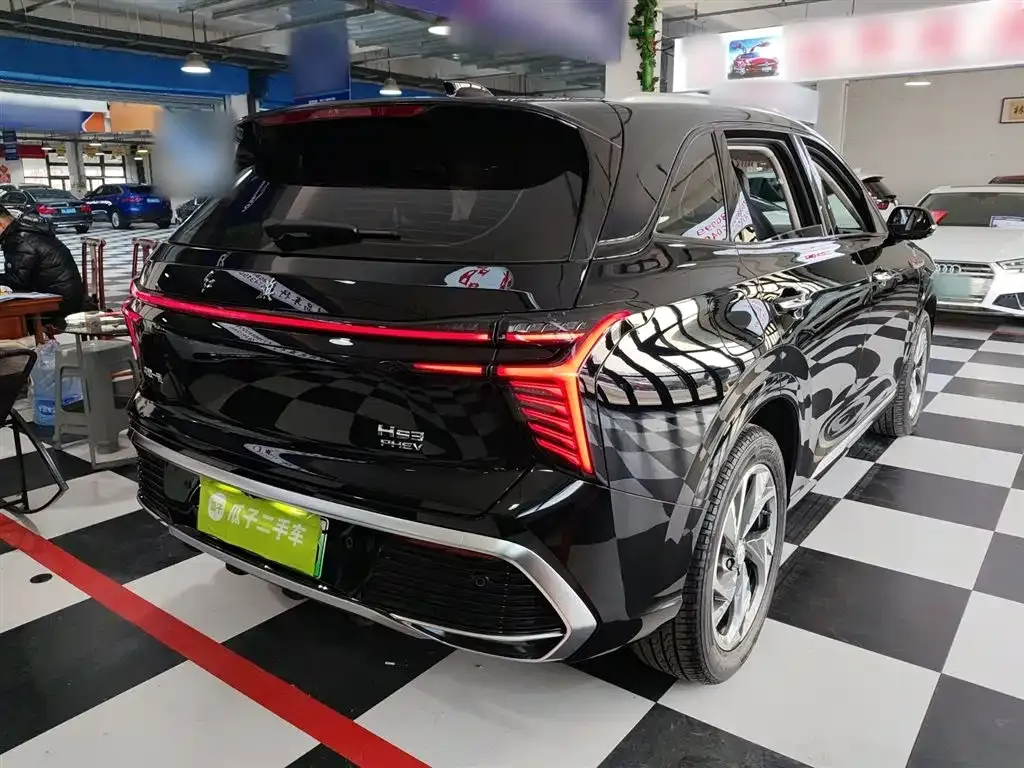 Hongqi HS3 PHEV — фото 8