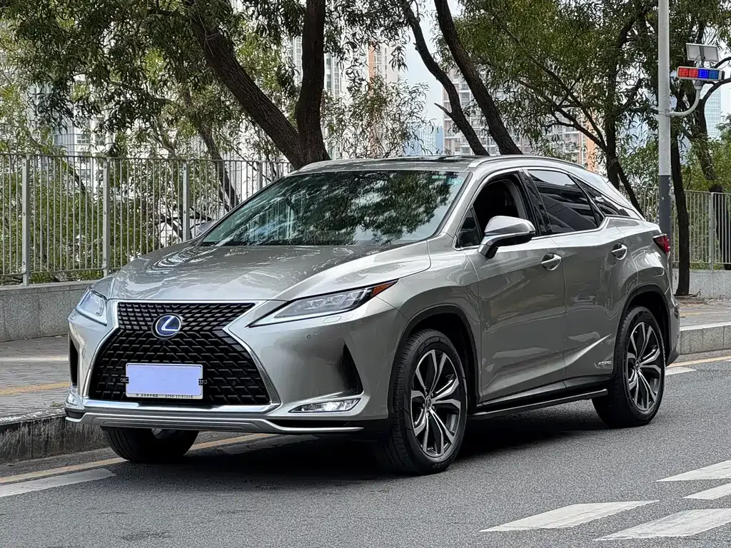 Lexus RX — фото 1
