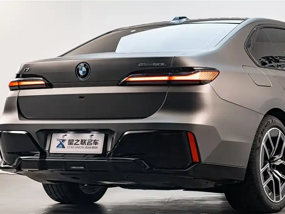 BMW i7 — фото 10